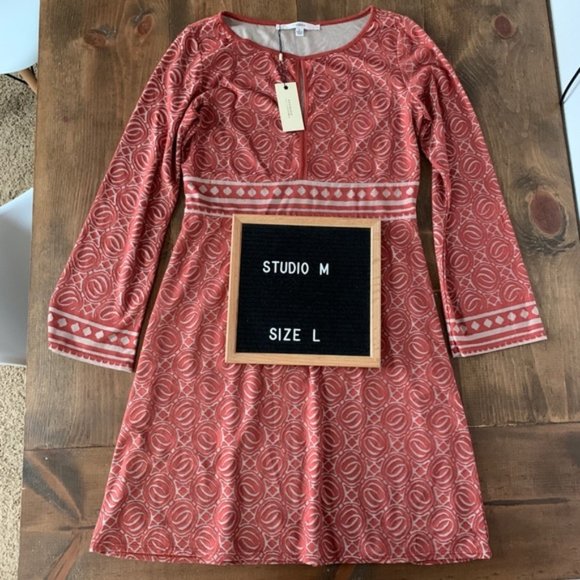 NWT Studio M Long Sleeve Dress - Picture 1 of 8